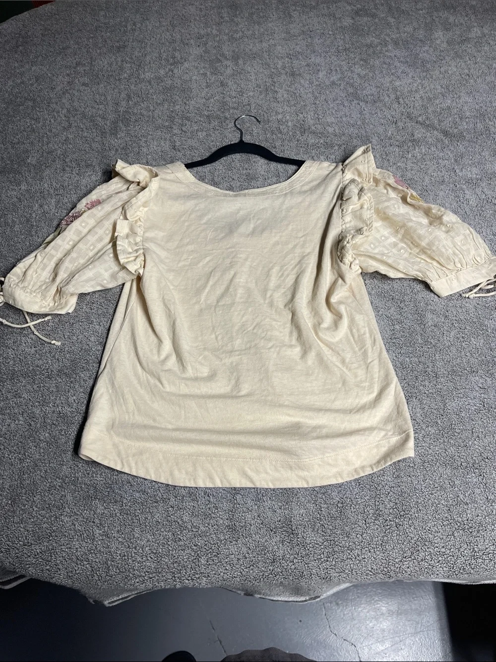 Anthropologie Cream Ruffle-Sleeve Scoop Neck Blouse